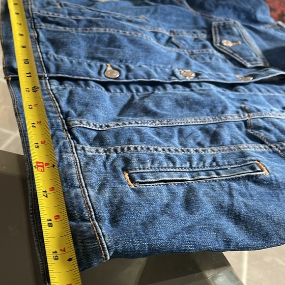 Levi’s, L, versatile layer, pockets, adjustable waist, EUC - Picture 4 of 8